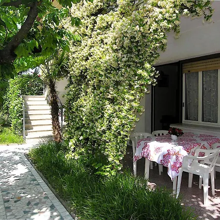 Villa Angela Bibione Exterior photo